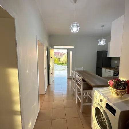 Tirana Residence ゲストハウス ティラナ