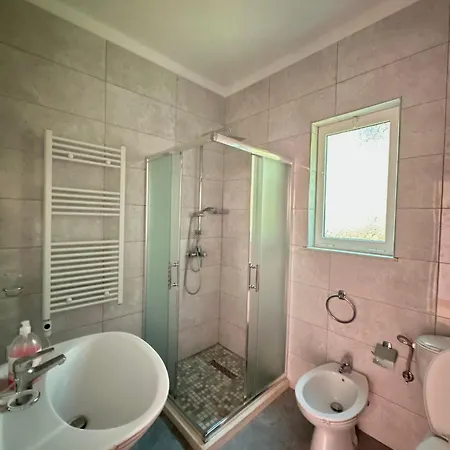 Tirana Residence ゲストハウス