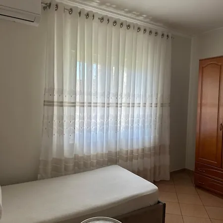 Tirana Residence ゲストハウス ティラナ