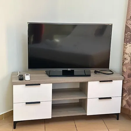 Tirana Residence 게스트하우스 *